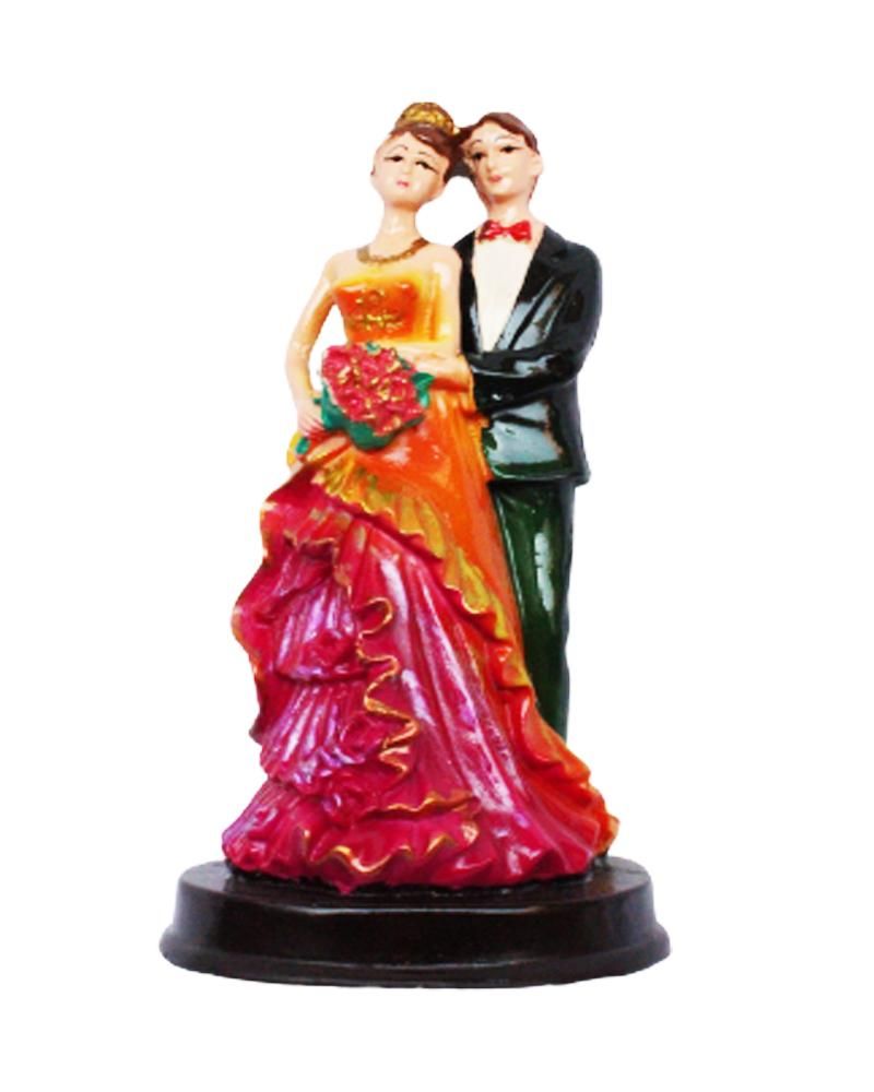 Handcrafted Loving Married Couple Statue Showpiece –